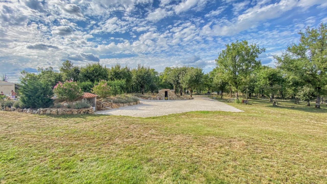 Les Curies, Ludogite Avec Piscine A Aujols Extérieur photo